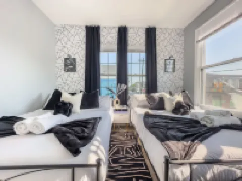 Stylish Secret: 1 FREE parking + walk to train & Redbull Arena, Sleep8, 20%OFF ハリソンのホテル