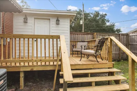 Spacious Yard and Cozy Fire Pit - Charming Retreat