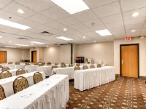 Hampton Inn & Suites Addison Hotels in Addison