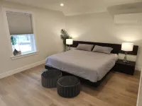 NEW Construction! 2-BR Apt walking distance to The Barn at Silver Oaks, Winthrop فنادق في Winthrop