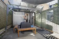 Entertainer. 2BR Darlinghurst Outdoor Sun Park x2 cars. Hotels in Darlinghurst