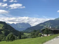 Gemütliche Terassenwohnung mit Panoramablick 조크버그 호텔