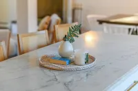 Exceptional 6Br Coastal Retreat, 8-Minute Walk to Moody Beach