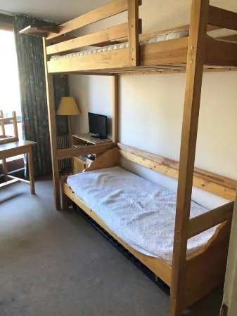 STUDIO AT THE FOOT OF THE MOUNTAIN Отели в г. Виллар-де-Ланс