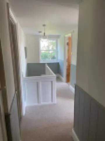 Newly renovated cottage & great location! Space for 10