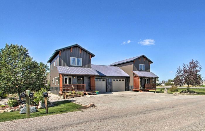 Pet-Friendly Choteau Townhouse with Gas Grill!