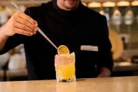 Iberostar Waves Berkeley Shore - بار