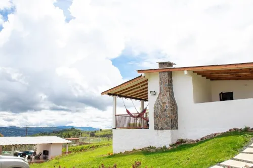 Cómodas y Acogedoras Cabañas!  standar Hotels in Calima