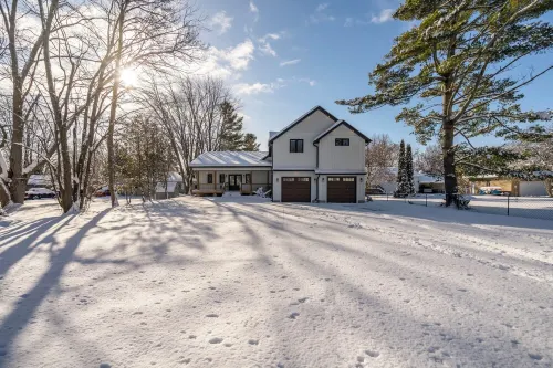 Upper Shadow Creek Haven Hotels in Severn