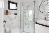 Zen Nest Tiny House Hotels in Moieciu