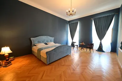 Lovely 2 bedroom apartment in historic city center Hotels in 