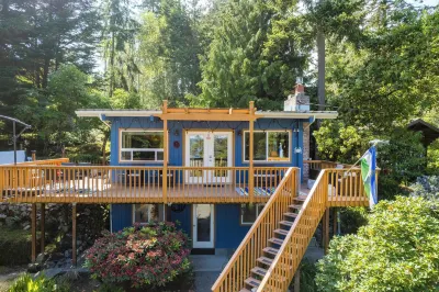 Mid-Century Beach Cabin by Avantstay Walk to Beach Hotels in der Nähe von Island county Historical society Museum