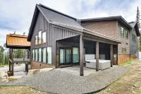 2 Mi to Big Sky Resort: Luxe Mtn-view Retreat! - bar
