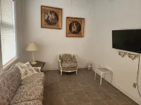 #26 Downtown Apartment with city views Hotels in Lorain