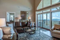 Updated condo at 5100' with breathtaking views!