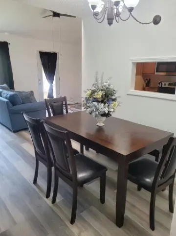 Stunning 2-Bedroom Apartment with Modern Elegance