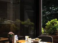 Delta Hotels by Marriott Istanbul Levent Hotels near Axis Istanbul