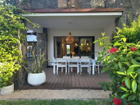 Garden Villa 3 minutes' walk from Mont Choisy beach