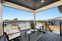 Serenity's Edge - Large Kennewick Home - 4-Star
