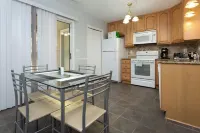 Fully Renovated 2 bdrm/2.5ba near UNC & Weaver St! Hotels in Carrboro