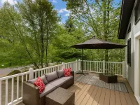 Poconos Hideaway - Woods & Wildlife 스카이톱 호텔