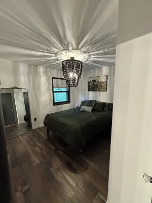 Cozy 2-bedroom apartment in the heart of Bozeman. Just minutes from downtown.