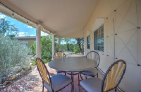 Large 7-bedroom, 4-bath house in NW Tucson - Pool, Pool Table, Sleeps 14+