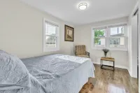 Charming Hideaway near Chicago Hotels in Oak Lawn