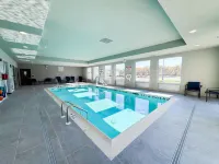 La Quinta Inn & Suites by Wyndham Mount Laurel / Moorestown - Pools