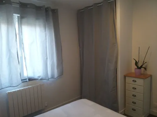 Seemingly private, modern and bright, elegant and central (lakes, hiking .. Hotels in Oyonnax