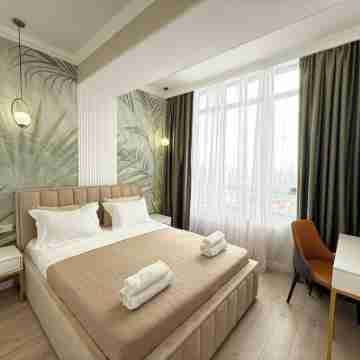 Central Serenity Loft1 with 2-bedroom 14th Floor View, near TSUM and GUM Rooms