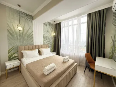 Central Serenity Loft1 with 2-bedroom 14th Floor View, near TSUM  and GUM  호텔