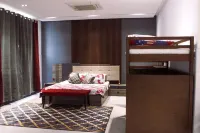 Opulent 3 BR 1st floor of house, in a central Town of Lahore. Hotels in Model Town