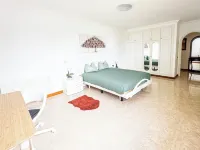 Villa with private 4bed floor level - spa facilities, heated jacuzzi & BBQ area