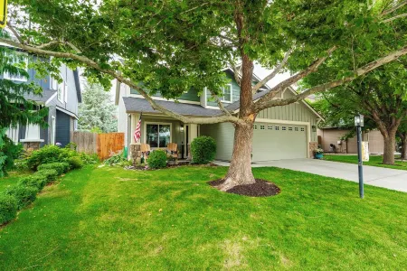 Maple Suite Retreat: Arcade • Ping Pong • HomeGym • Toys • Pool • Playgrounds