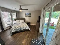 Golf Course Views + convenient to Texas Renaissance Festival!