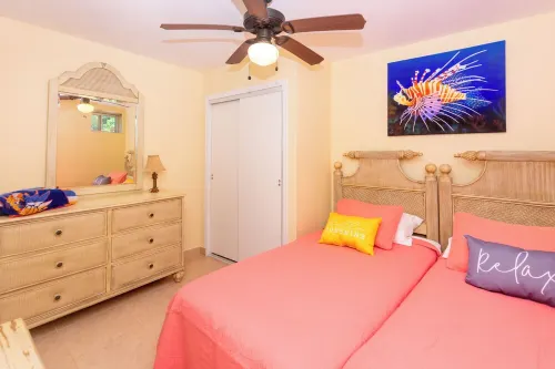 Modern  Casita with Dock and pool steps from the beach With great Snorkeling