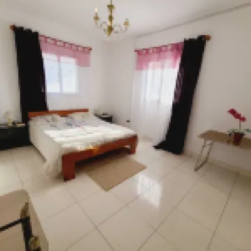 110m² Apartment with 3 Bedrooms and Wifi in a Renovated Modern House Hotels in 