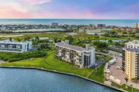 Modern and updated 2-bedroom waterfront condo in Fort Myers Beach with pool