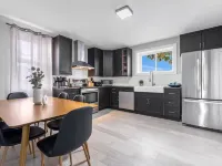 Spacious 3BDs - Close to Wineries, Brock & Falls! Hotels in Thorold