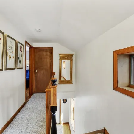 Sun Filled Lenox Retreat - Minutes to Tanglewood!