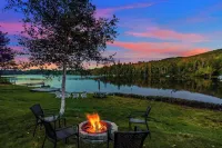 Quaint lakefront; firepit, boat, kayaks, paddleboard, grill, laundry, hammock