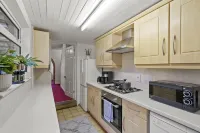 2 bedroom house in Aylesbury, Free Privet Parking