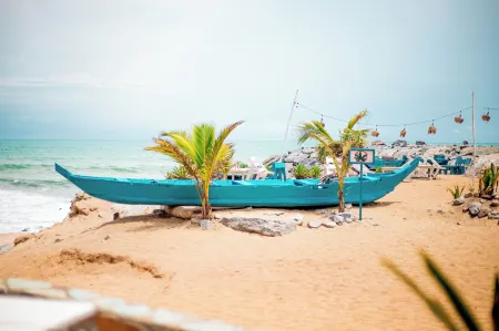 Oasis Beach Resort Отели в г. Abura Asebu Kwamankese