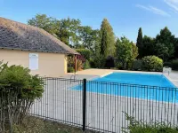 Pleasant house, pool access in summer season.