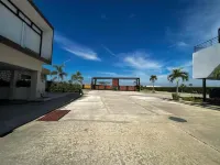 VILLABRISA APARTMENT hA SIDE OF PLAZA ALTABRISA 2 Hoteles en 