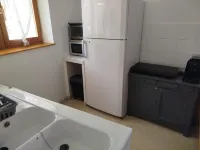 Studio in the heart of Seyne's citadel ski village and lake. Các khách sạn ở Seyne