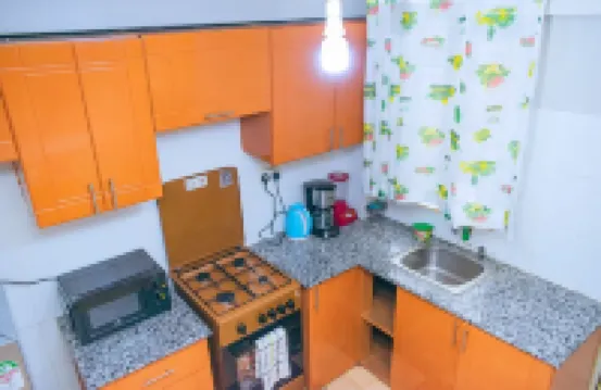 Beautifully furnished master en-suite 3- bedroom apartment
