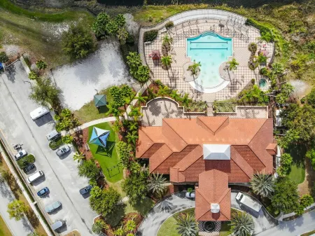 Perfect Getaway Villa - 6Br, 4.5Ba, Heated Pool + Free EV Charger - 12 Guests.