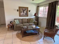 Charming. permitted cottage, short walk to Paia town & beach.STPH 2013/0004